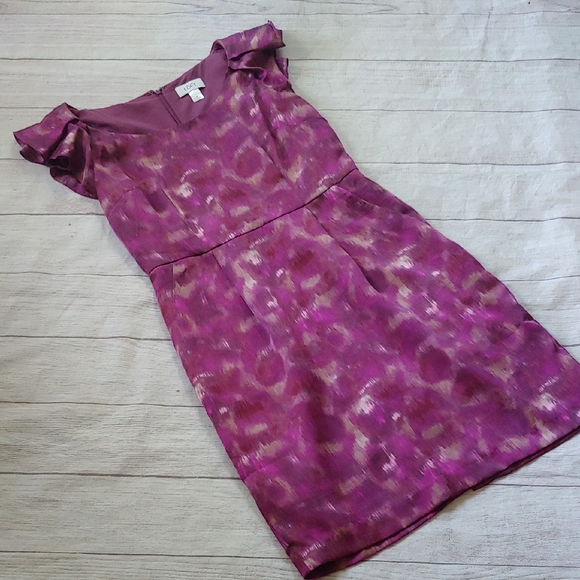 LOFT Dresses & Skirts - LOFT Pink and Purple Ruffled Dress with Puff Cap Sleeves